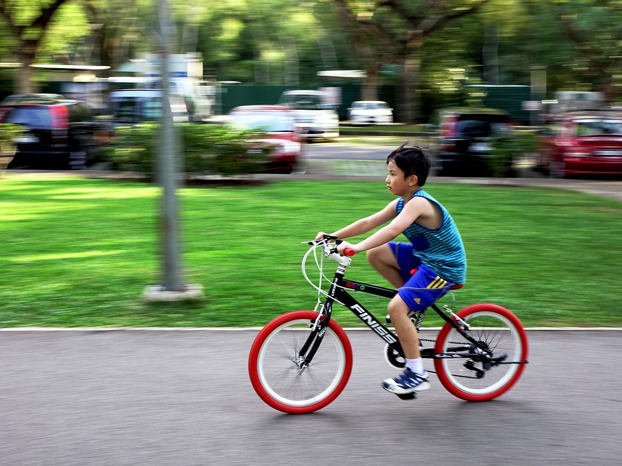 Jak ubrać się wycieczkę rowerową z dzieckiem?