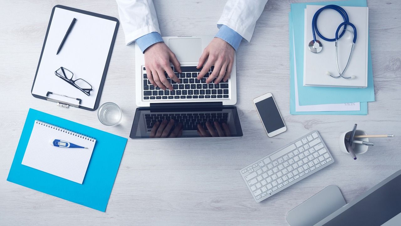 Jak technologia może pomóc lekarzom w codziennej pracy?