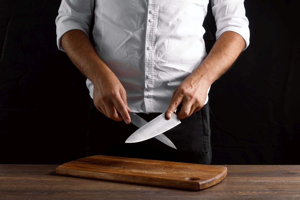 W jakie noże powinien się zaopatrzyć profesjonalny kucharz we własnej restauracji?